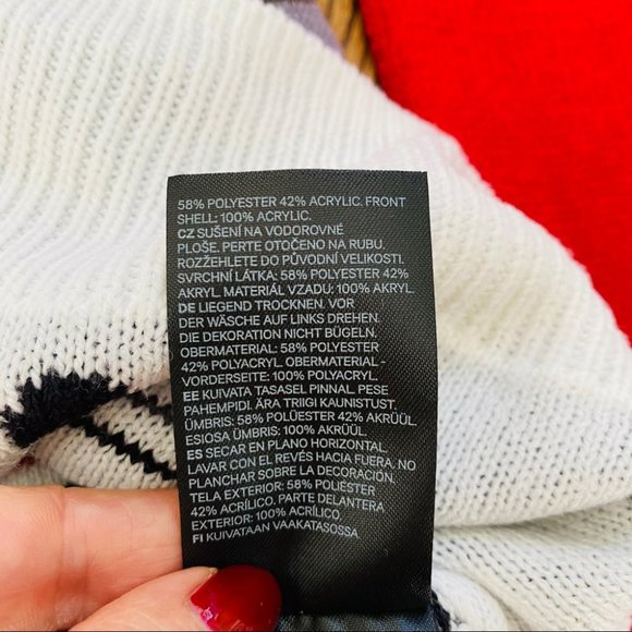 NEW H&M SANTA PAWS Holiday Christmas Sweater Men's Sz S / Womens Sz M - Picture 10 of 11